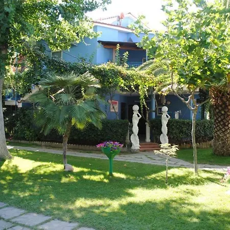 Hotel Villaggio Il Carlino 3*