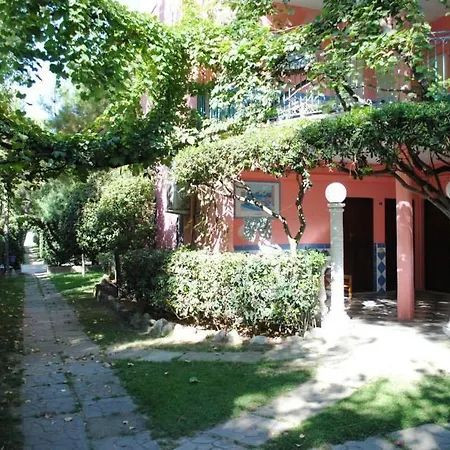 Villaggio Il Carlino Hotel 3*