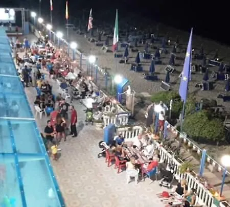 Hotel Villaggio Il Carlino 3*