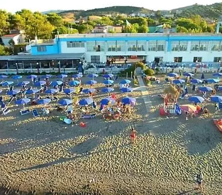 Hotel Villaggio Il Carlino