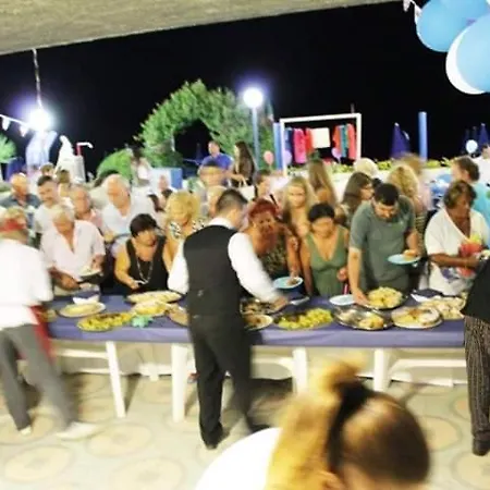 Villaggio Il Carlino Hotel 3*