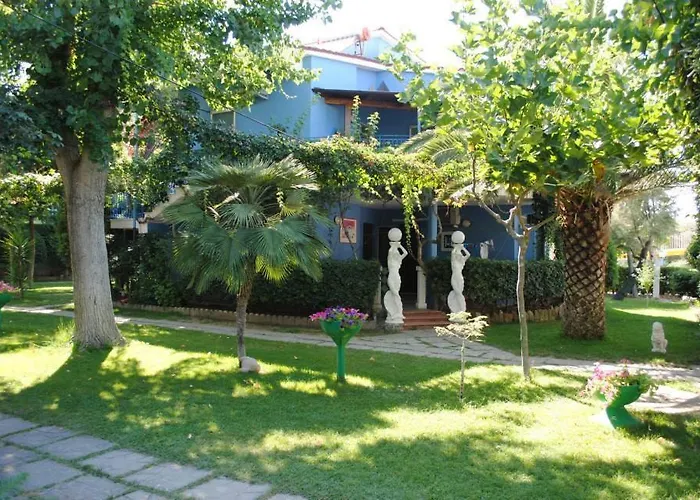 Hotel Villaggio Il Carlino 3*