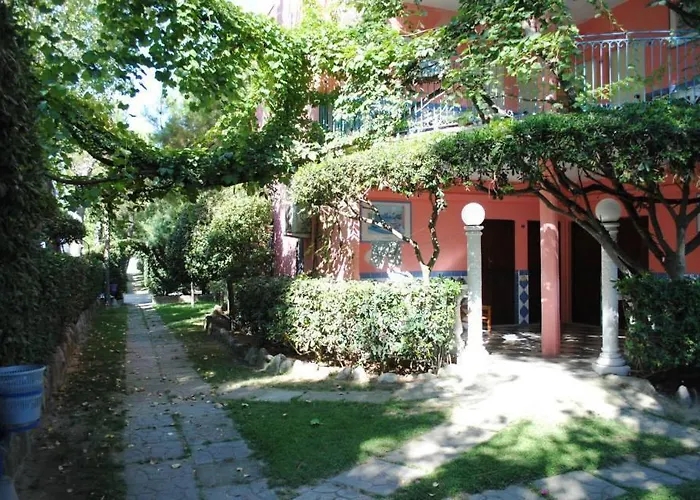 Villaggio Il Carlino Hotel 3*